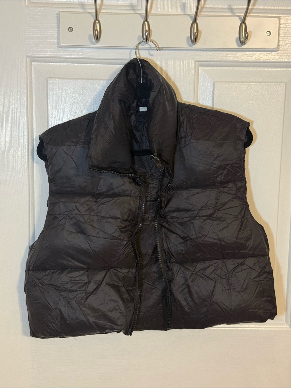Women's Black Puffer Vest - Lightweight Quilted Sleeveless Coat